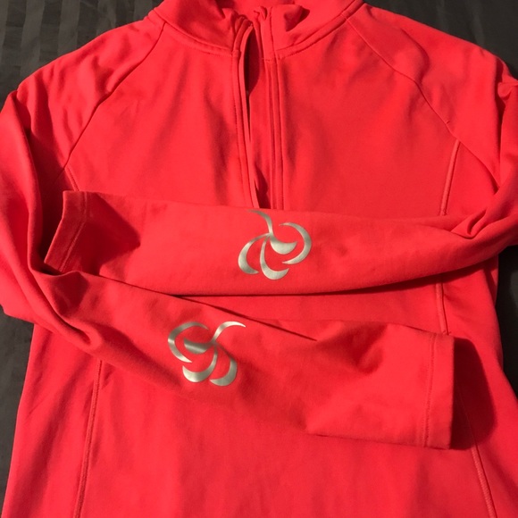Pink exercise zip up hoodie - Picture 7 of 8
